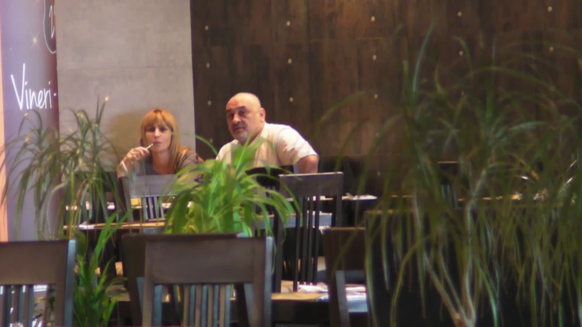 Marti, bucatarul a iesit la pizzerie cu fosta sa colega de la 