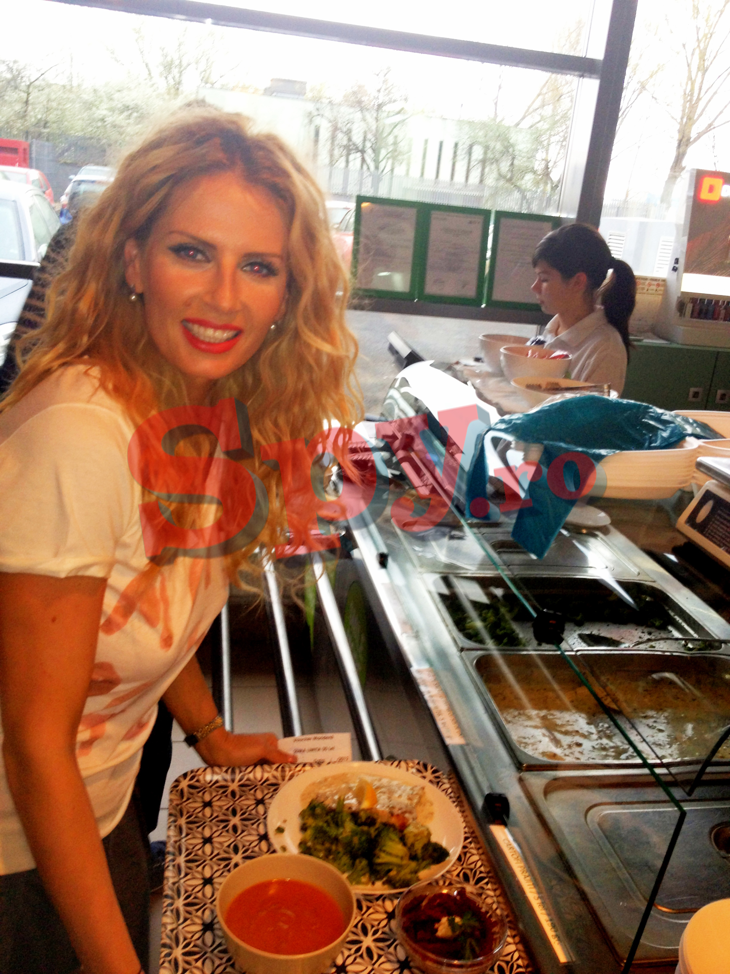 Andreea Banica a vrut sa imortalizeze momentul cand a luat pranzul de la