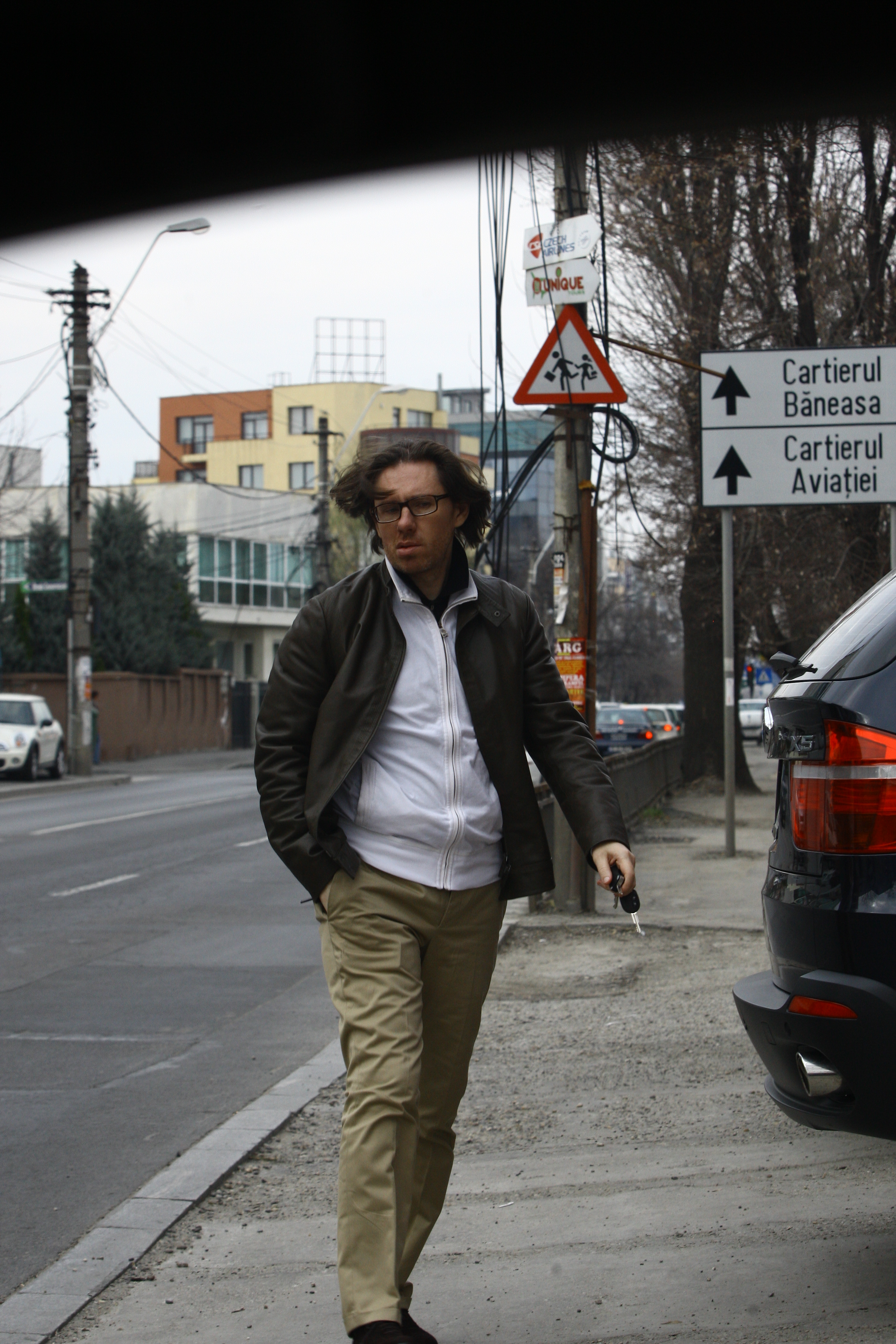 Voiculet a descins in zona de nord a Capitalei, in cautarea reducerilor la mobila