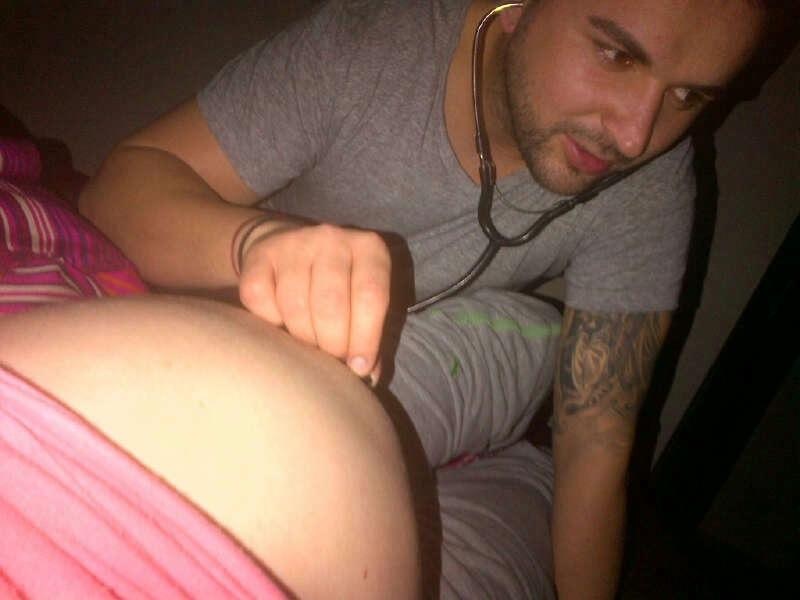 Eduard abia astepta sa devina tata, acum abia isi mai poate tine lacrimile in frau