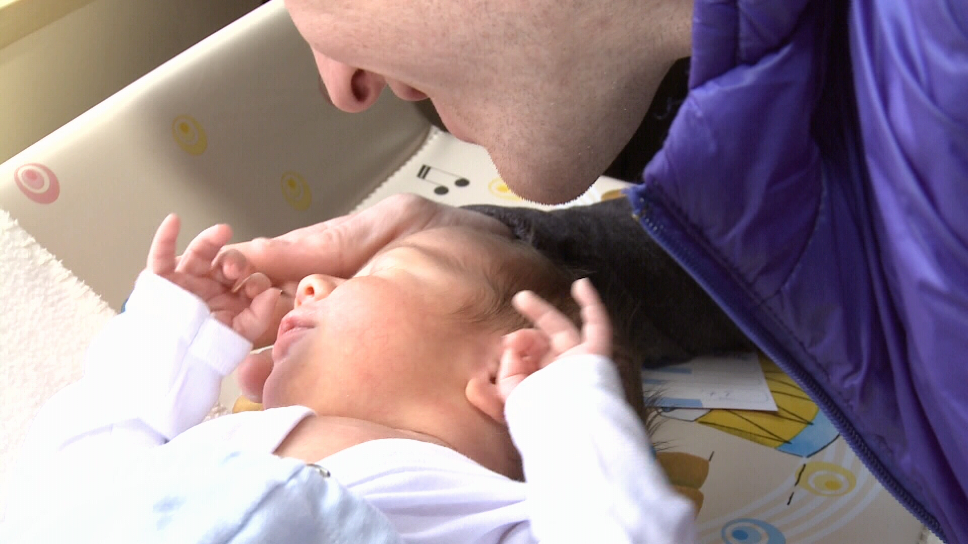 Ionut si-ar dori ca micutul Matei sa fie botezat de Teo Trandafir