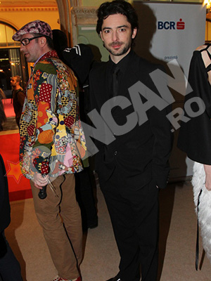 Întâlnire de gradul 0 între Adela Popescu şi fostul iubit! Dan Bordeianu a trecut pe lângă ea fără s-o salute!