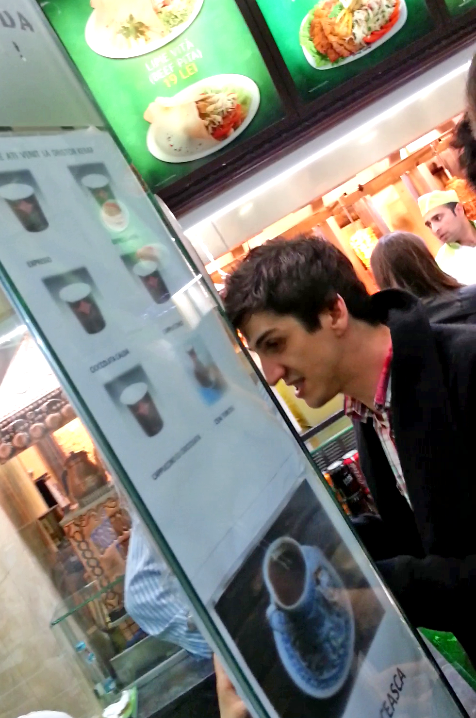 MasterChef Buiuca comanda o shaorma cu de toate in deplina cunostinta de cauza