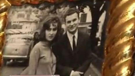 Fotografiile pe care Oana Zăvoranu le-a ţinut ascunse până acum! Uite cum arăta blondina, dar şi mama ei, când fiecare avea 18 ani