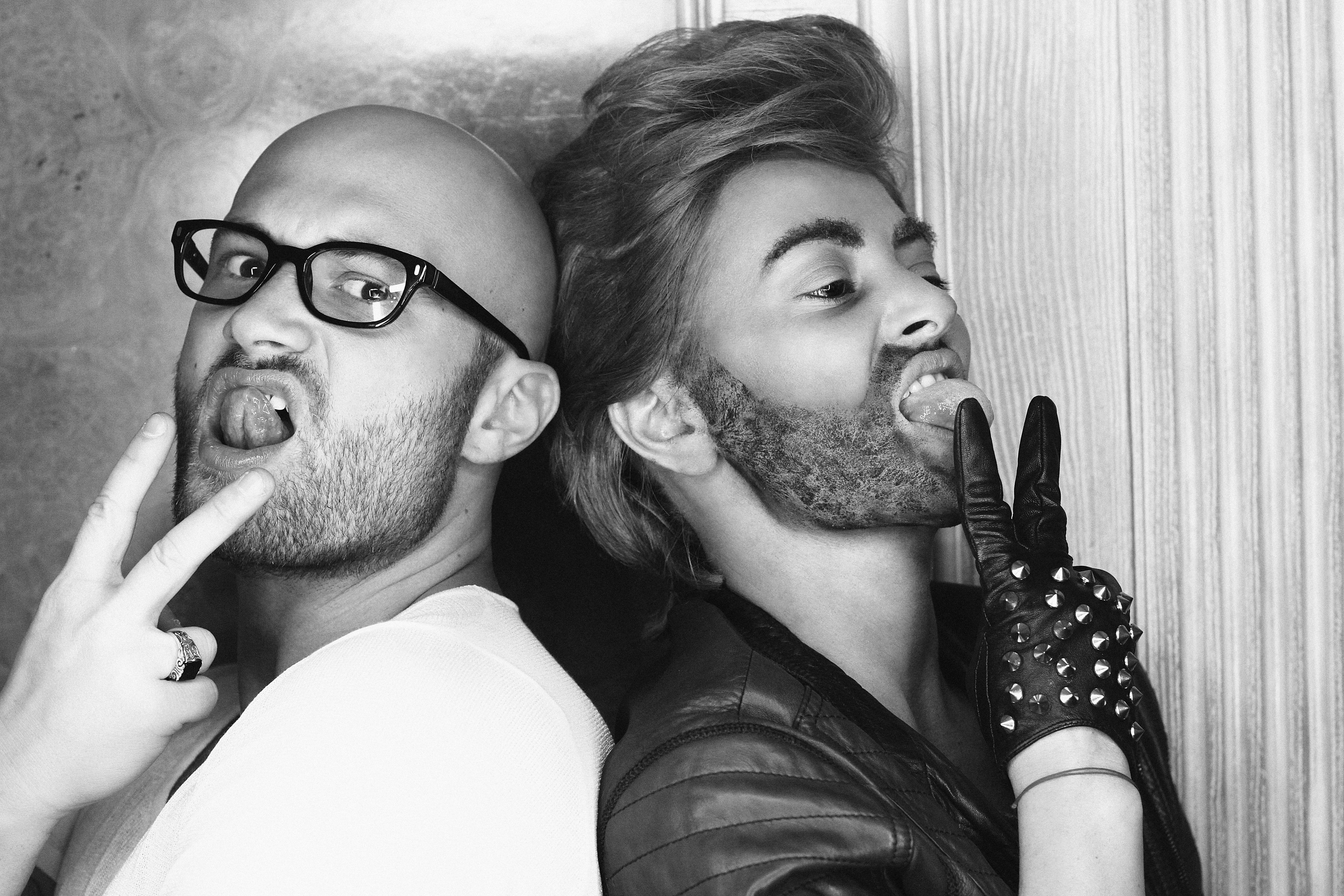 Ai să rămâi şocat şi n-ai să ghiceşti nici într-o mie de ani despre cine e vorba! O sexy vedetă din ţară s-a transformat în bărbat