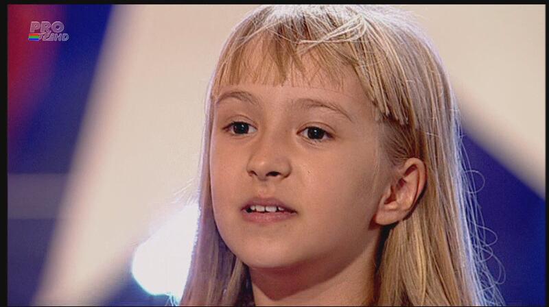 Nebunie totală! O copilă i-a năucit pe juraţi cu dansul ei! Mama ei a fost aşa de fericită, încât i s-au întărit sfârcurile!