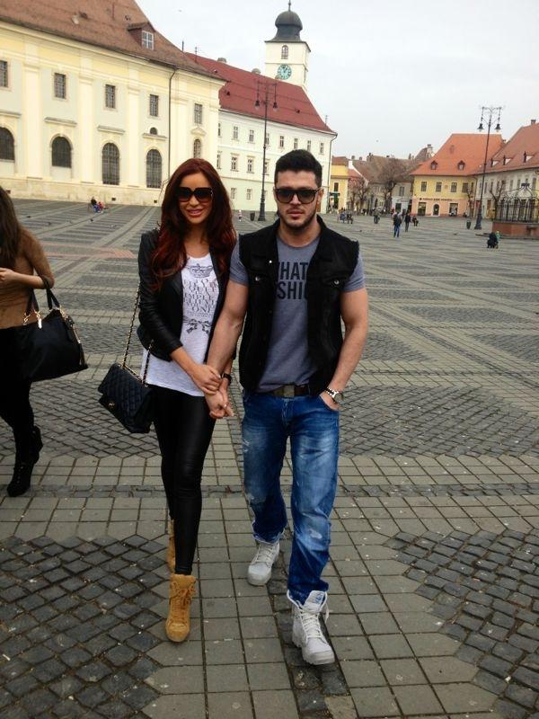 Escapadă romantică! Uite unde au fugit, pentru week-end, Bianca Drăguşanu şi Victor Slav! Dragostea pluteşte în aer, nu-i aşa?