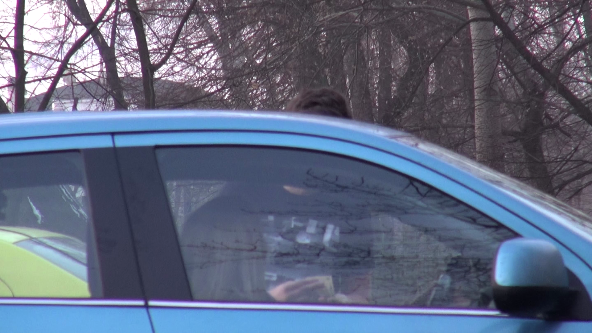 Partenerul blondei il plateste pe soferul care s-a oferit sa o duca acasa pe solista