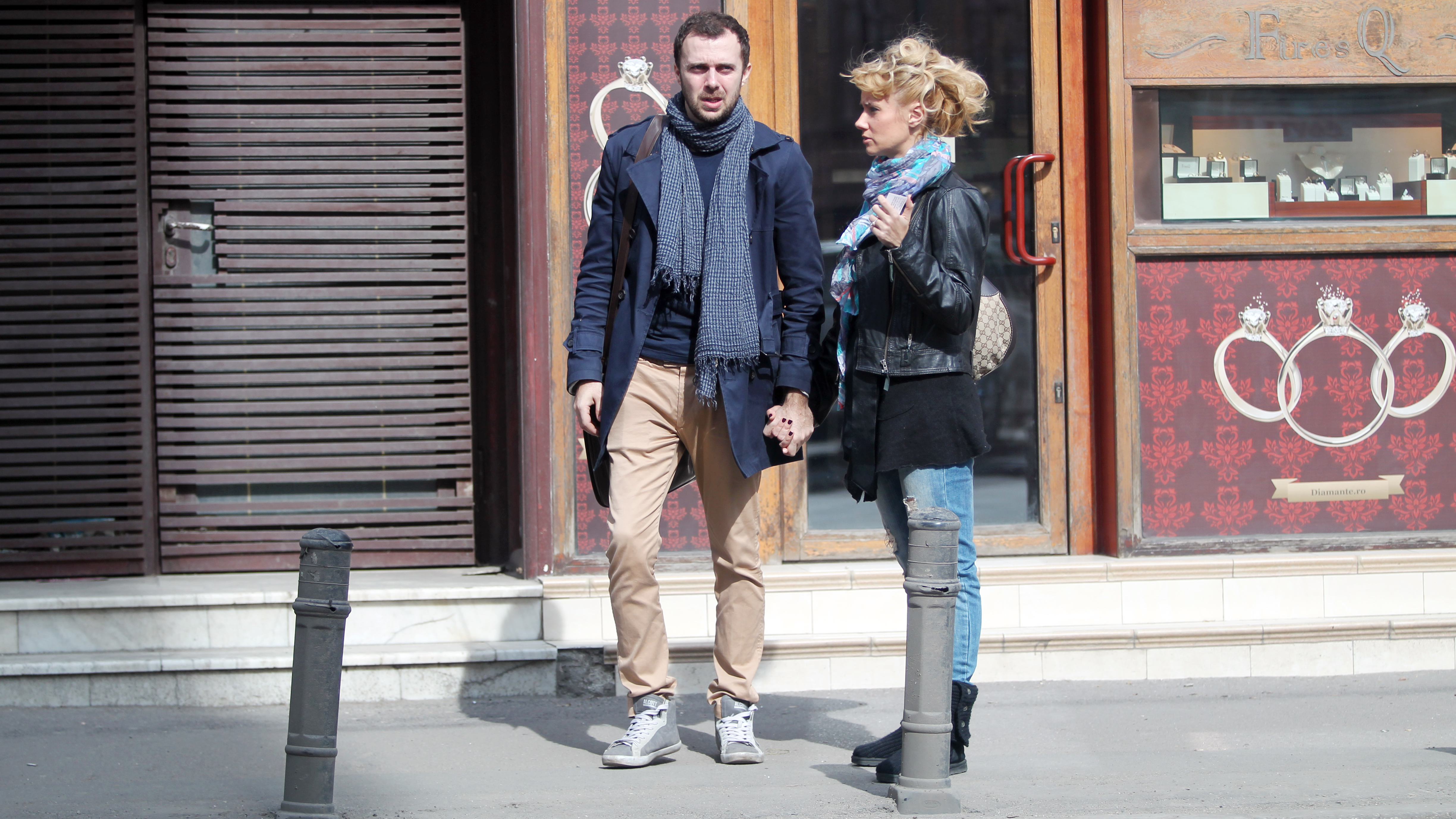 Oana si Florin si-au comandat verighetele dupa un periplu prin magazinele de profil