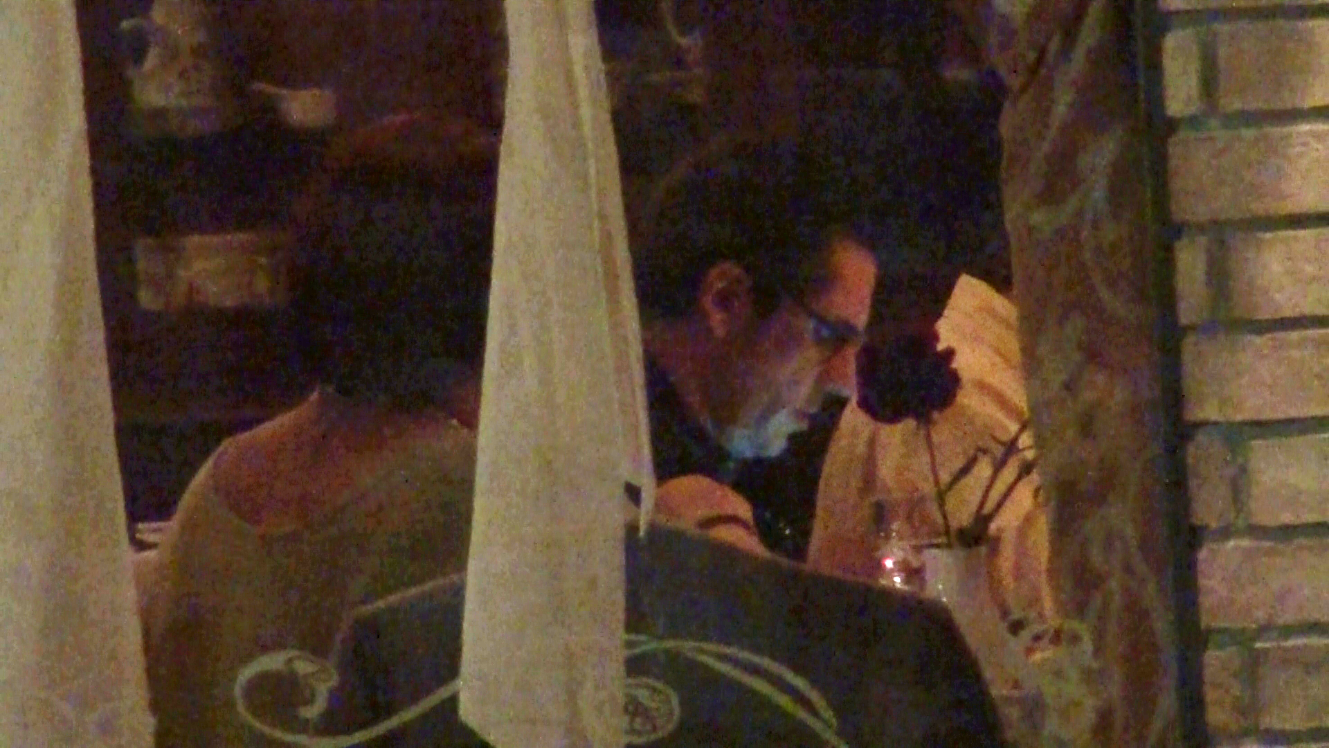 Lihnit de foame, barbatul se opreste la cel mai apropiat restaurant