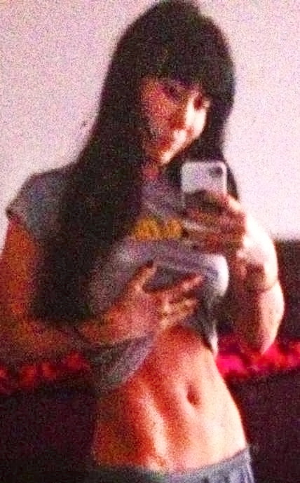 Anca Marcus este mandra de abdomenul ei