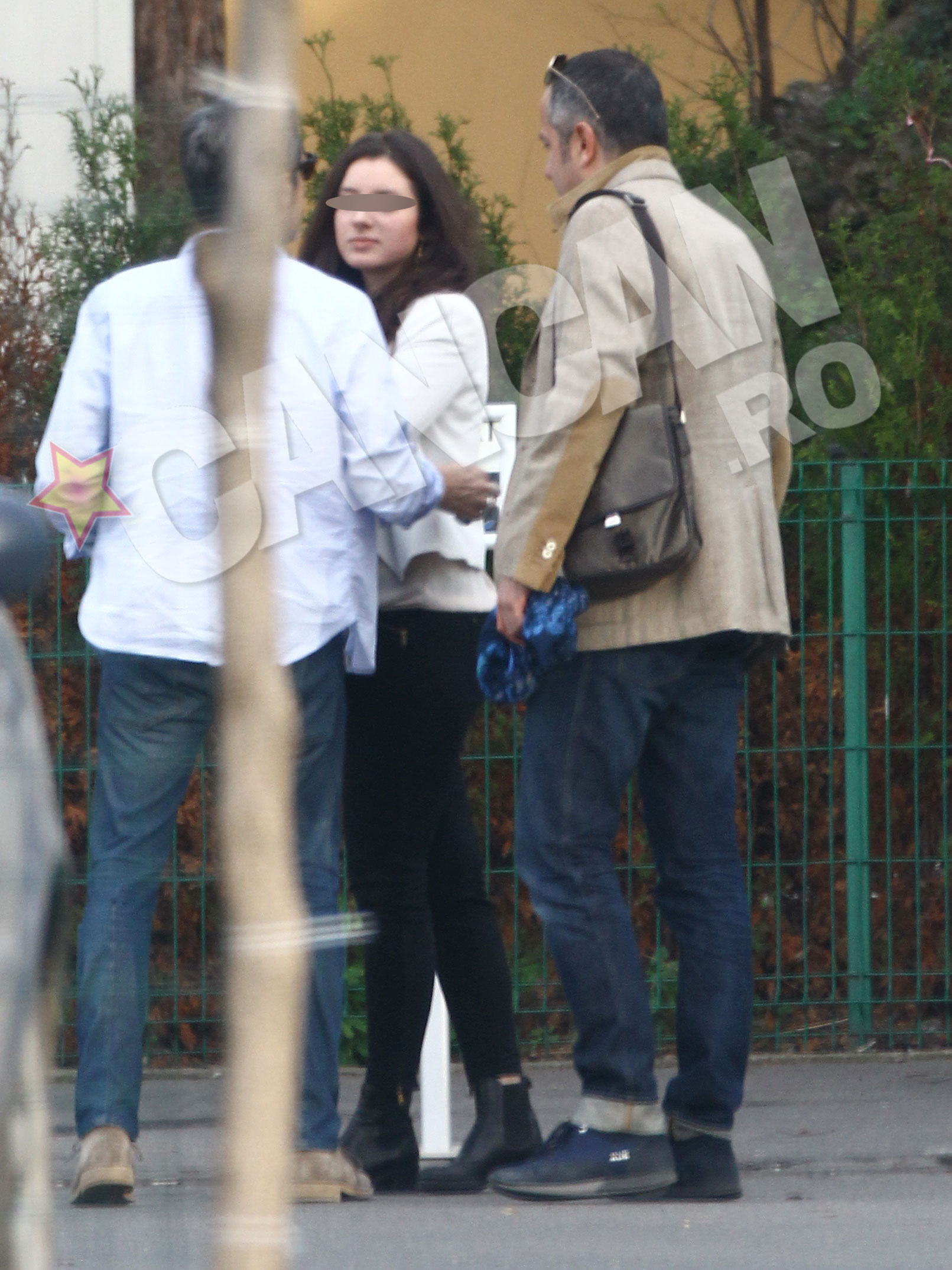 Artistul s-a despartit cu sarutari de amicii sai