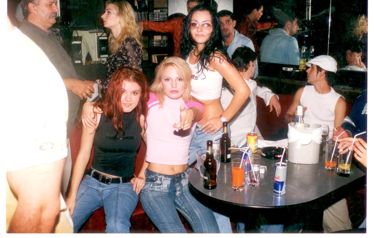 Giulia, Monica si Selena au avut perioade bune, dar si mai putin bune in timpul liceului