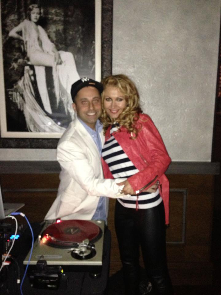 Anamaria Ferentz, alaturi de un prieten din America