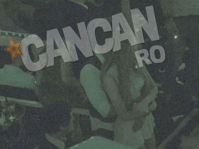 Nici pe ring, Vladau nu putea sa isi ia mainile de pe cucerirea sa