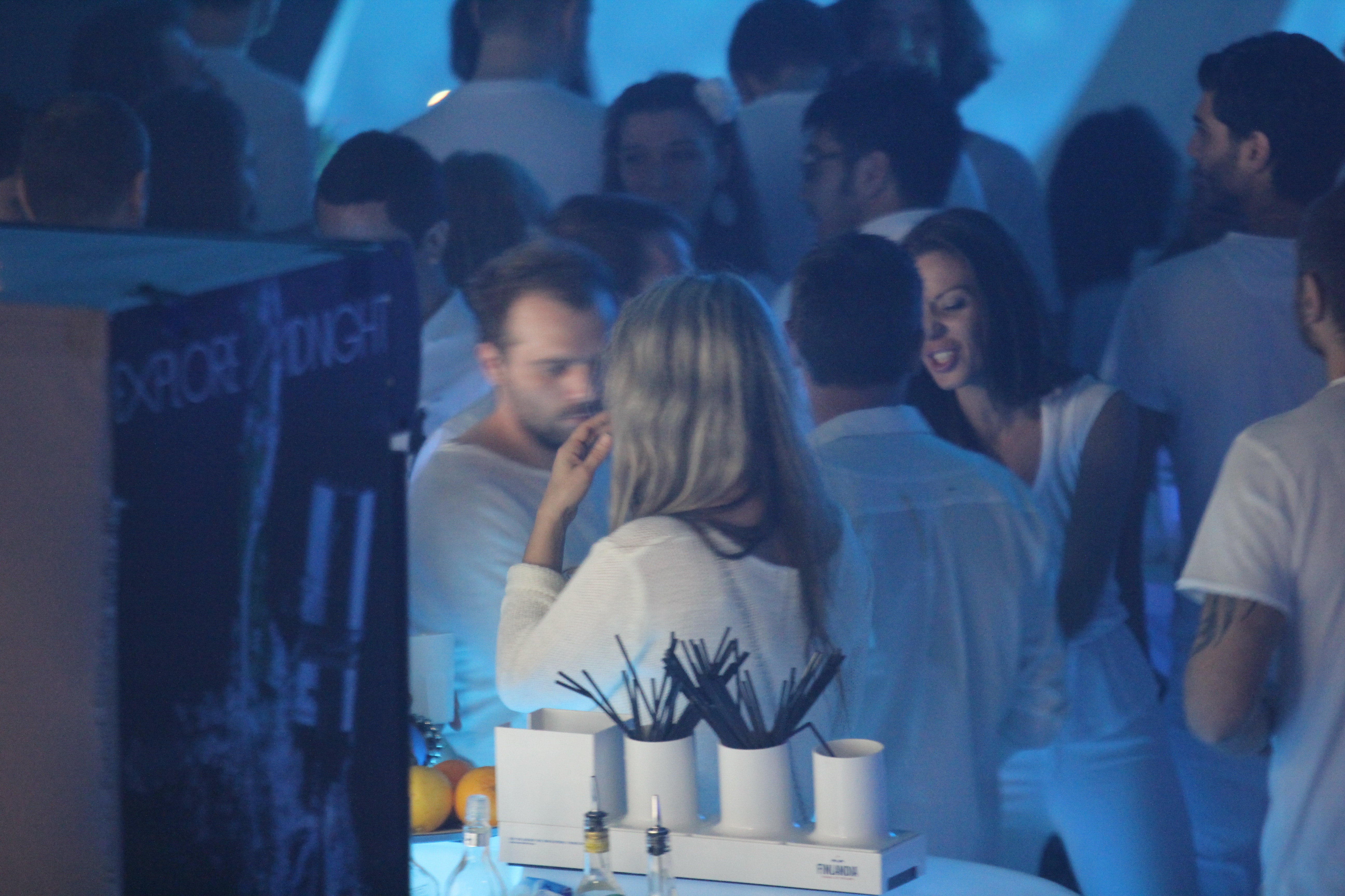 Frumoasa blondina a fost 