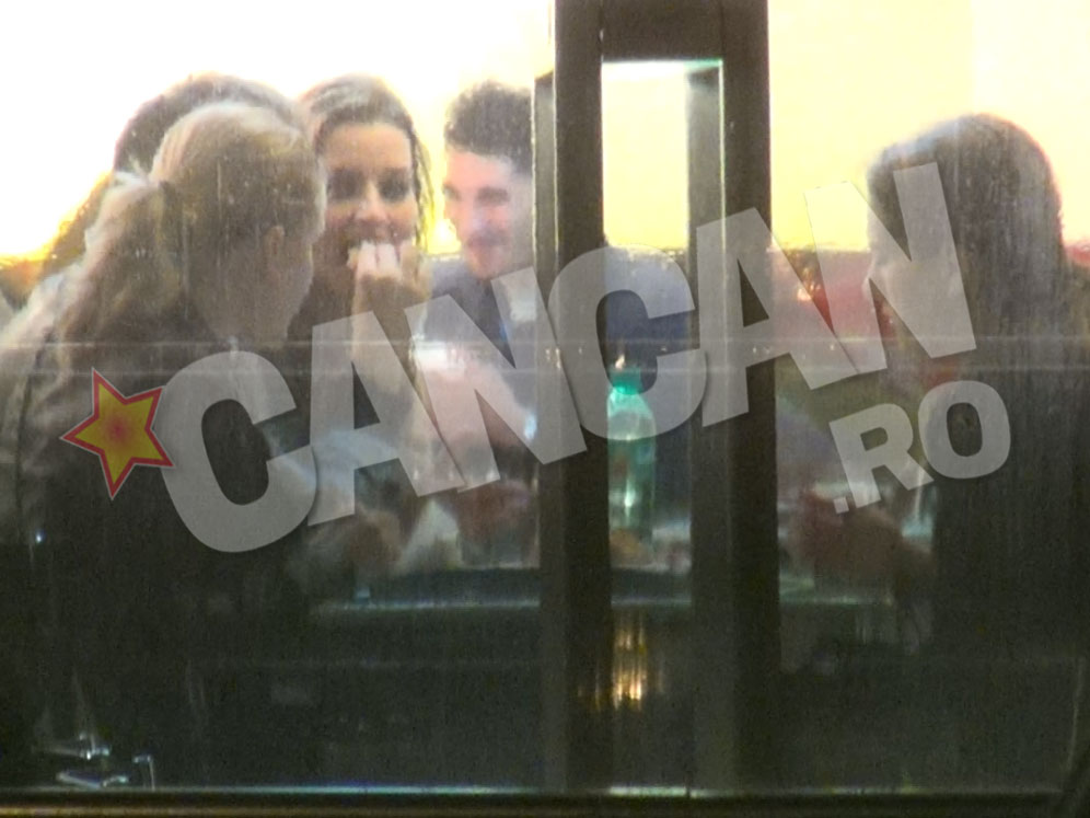 Desi a parut ca nu vrea sa manance, Monica a cedat tentatiei