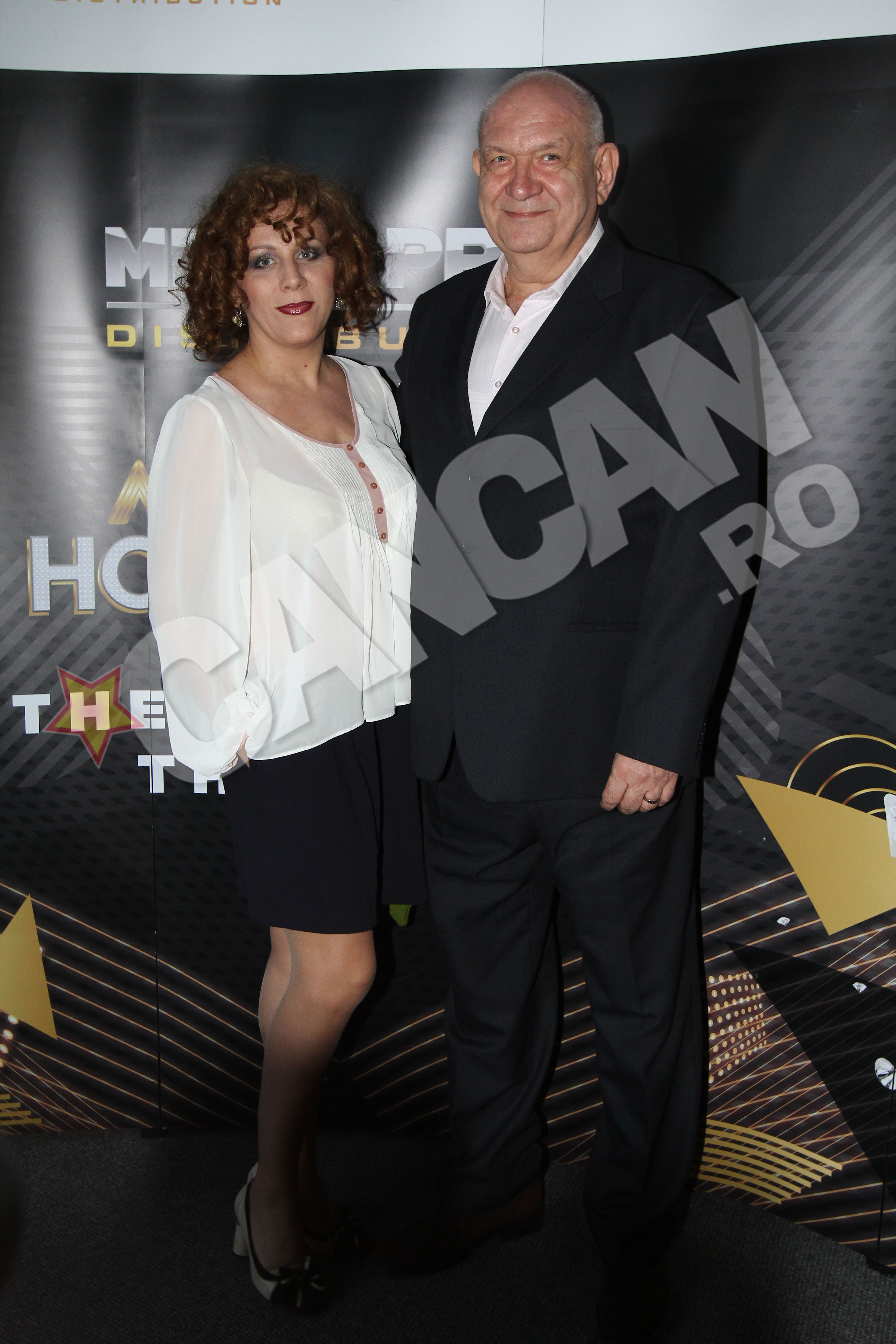 Valentin si sotia lui, Luminita Erga