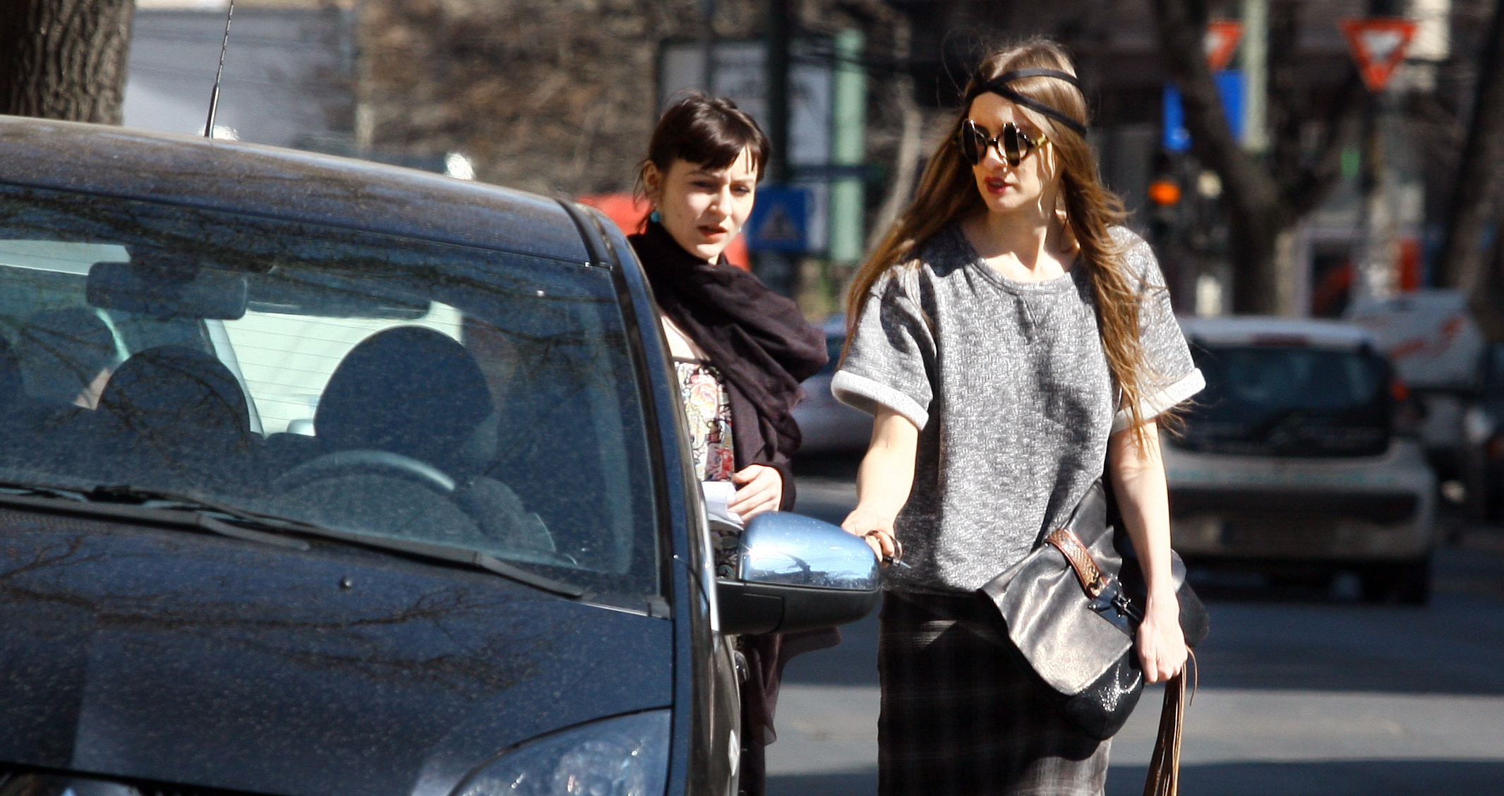 Iulia a condus pana de curand masina cumparata pe firma fostului ei sot