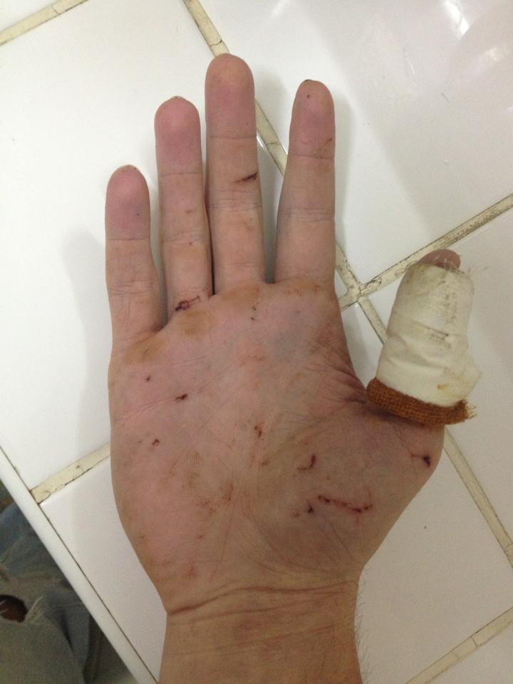 Agresorii au avut cutit si i-au facut manechinului cateva taieturi