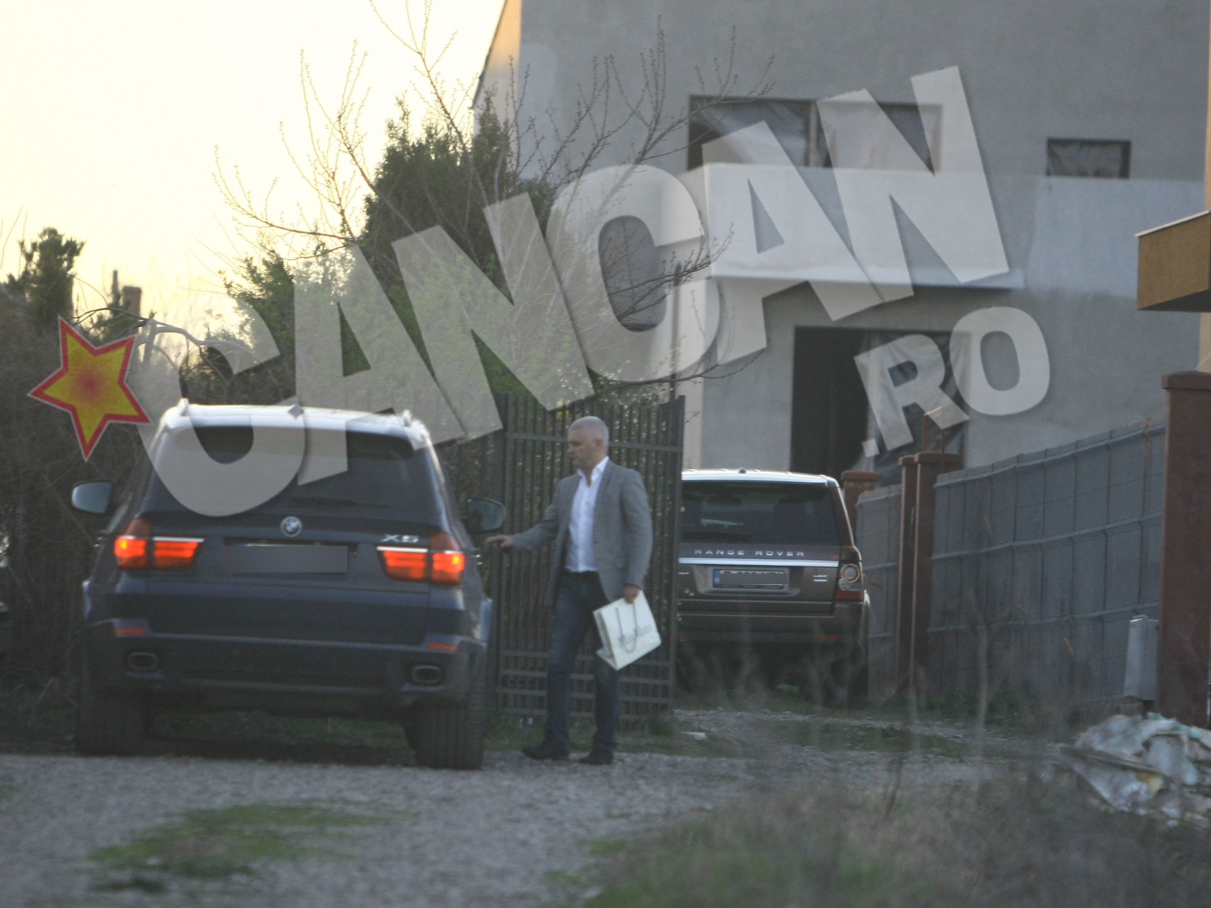 Virgil Iantu l-a asteptat pe Stefan si au mers impreuna la sarbatorit