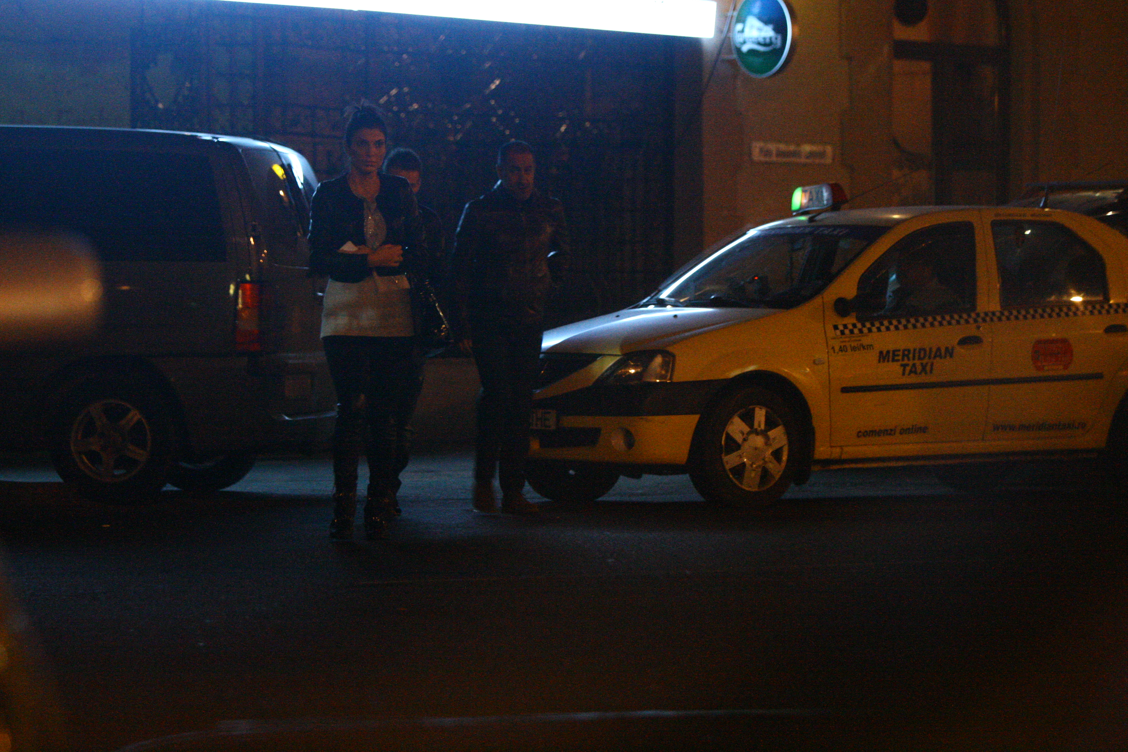 Andreea si fostul iubit au iesit in oras alaturi de un alt cuplu