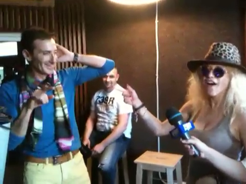 Cei doi au intrat deja in studioul de inpregistrari pentru ca piesa sa fie gata pana la 1 mai