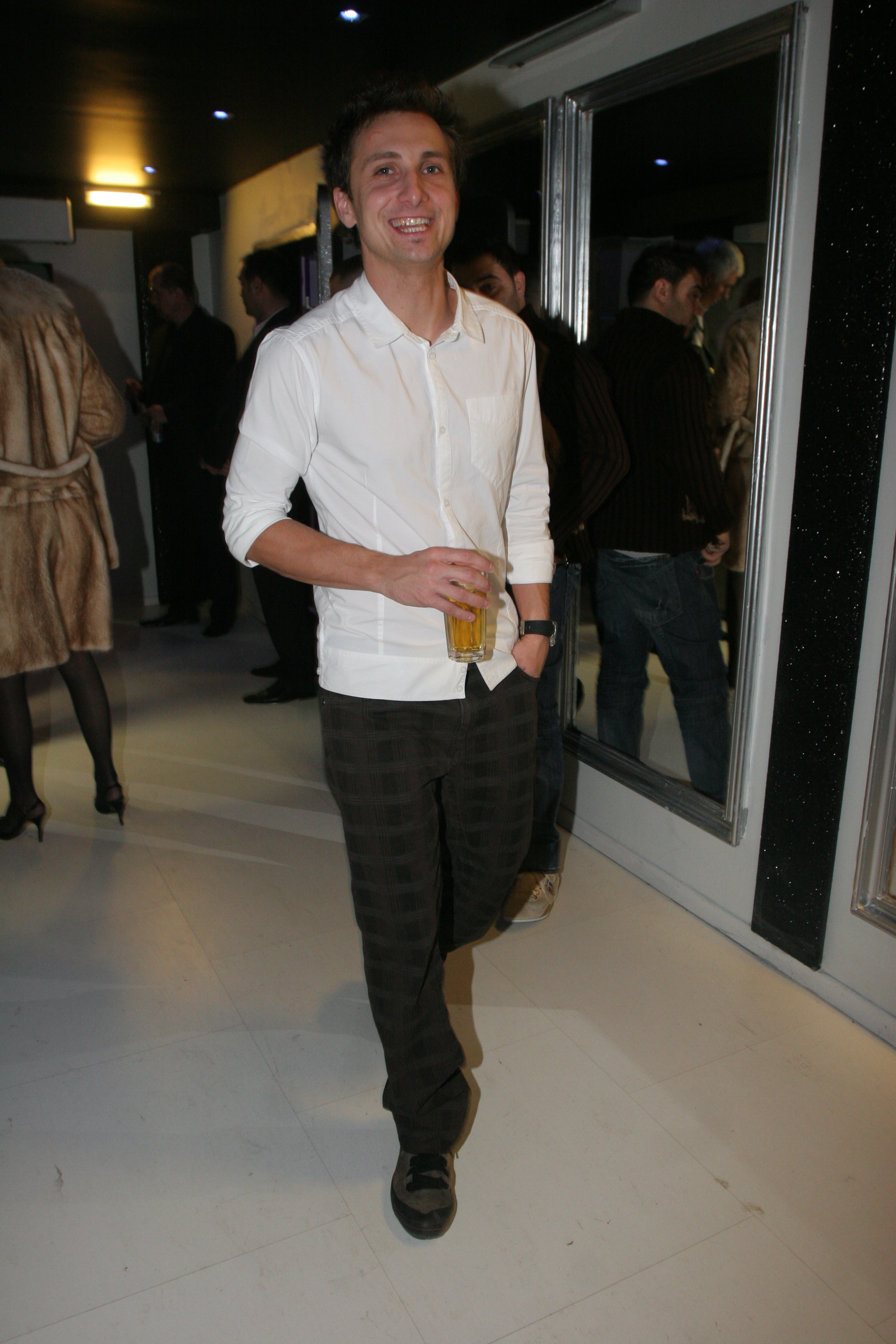 Bruneta sustine ca Dani a invitat-o sa se inscrie la concurs