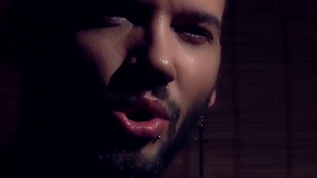 Din pacate, dupa injectarea buzelor, barbatul s-a ales si cu cateva galme