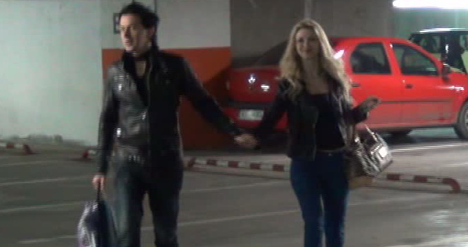 Andreea si Keo se poarta ca doi tineri indragostiti pana peste cap