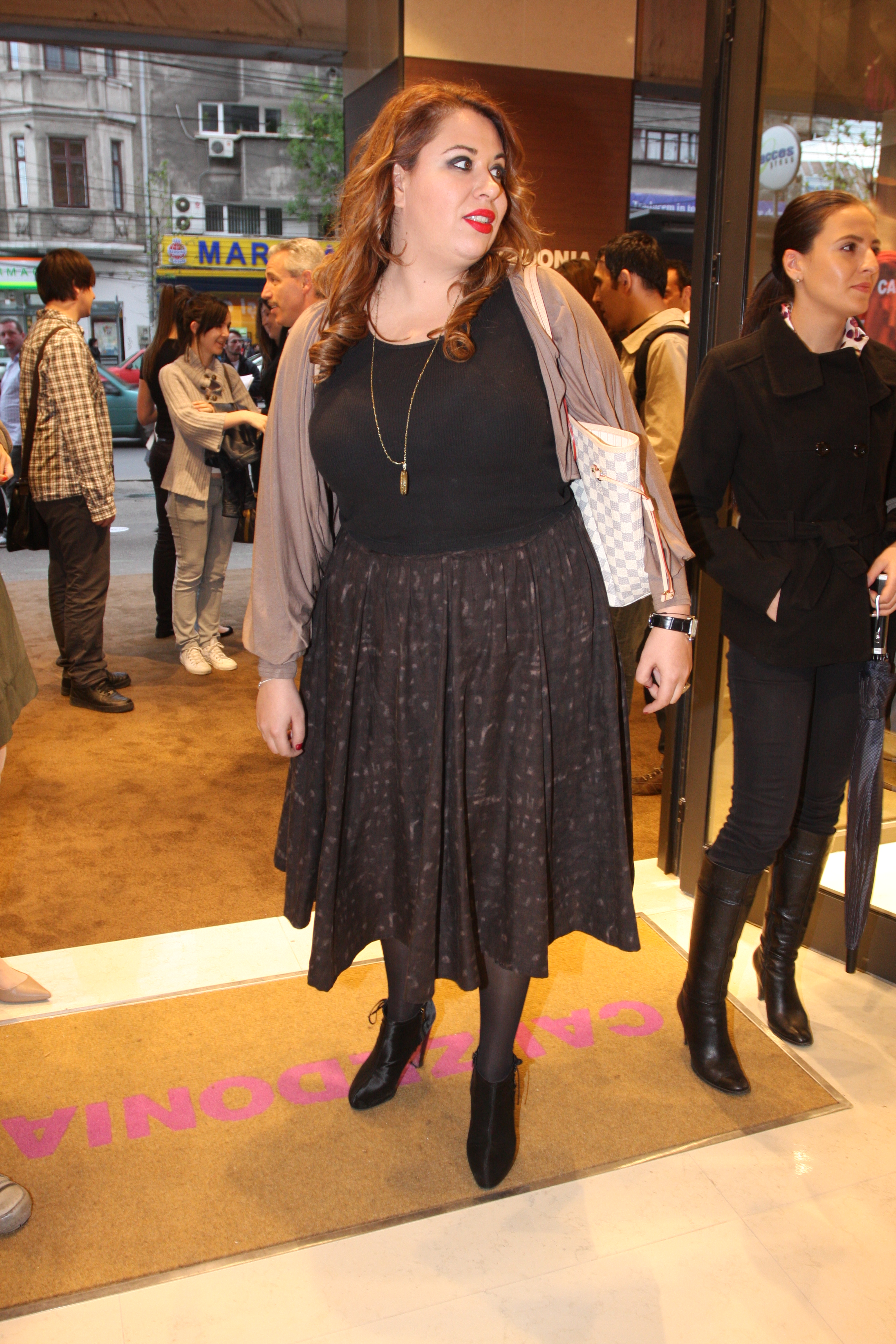 Dupa despartirea de Cornel Pasat, prezentatoarea Tv s-a cuplat doar cu tinerei