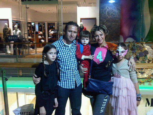 Prodanca e mandra de familia ei