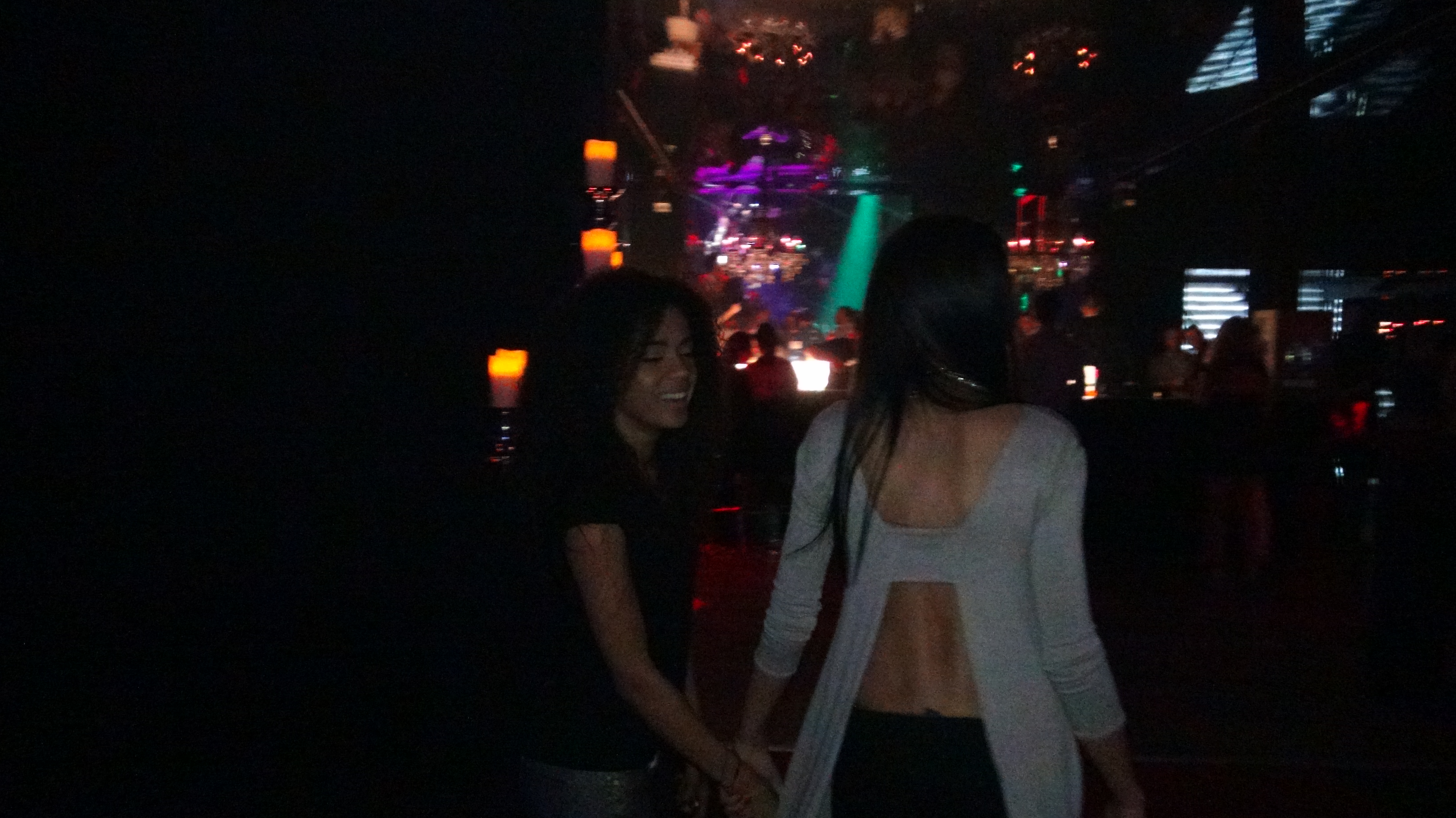 Si prin club, de mana au defilat