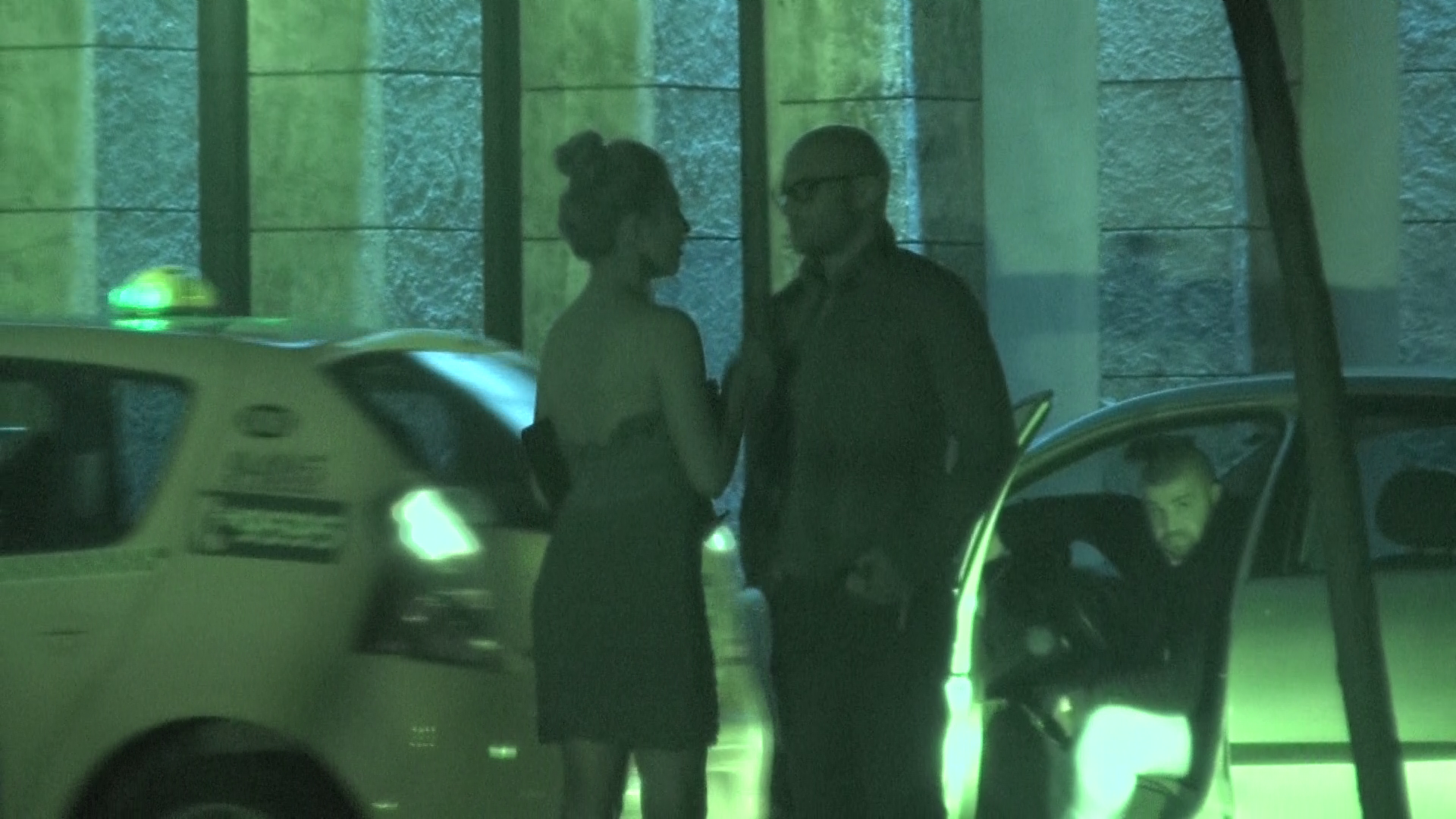 Cei doi stau de vorba minute in sir, insa par sa nu ajunga la nicio concluzie