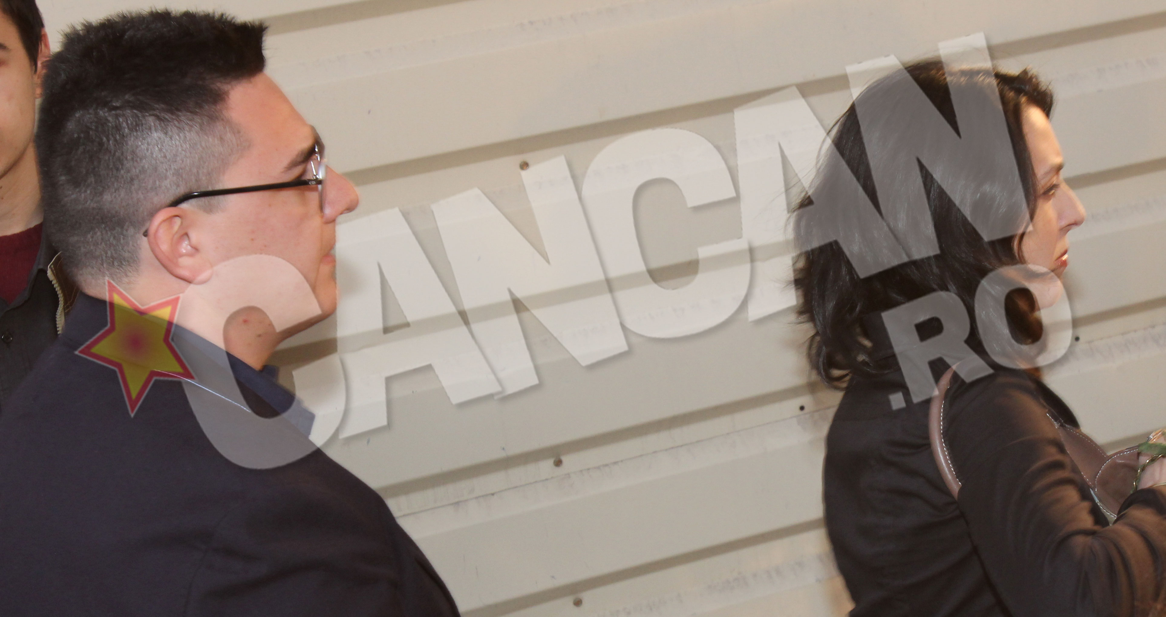 Lucian a incercat sa se strecoare neobservat la eveniment