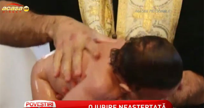 Micutul a varsat cateva lacrimi in momentul in care a fost botezat