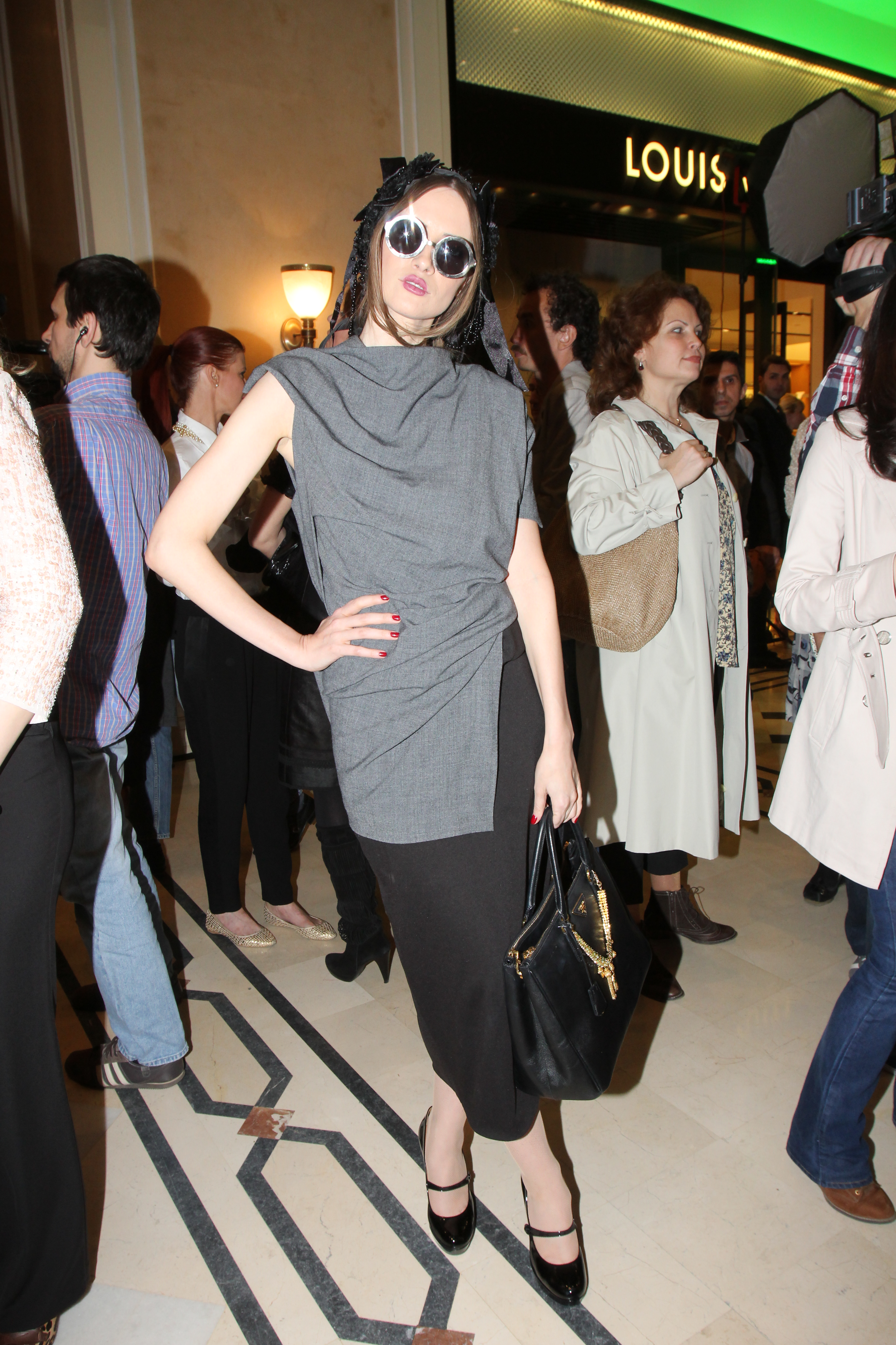 Iulia a purtat pantofi si geanta de la alte branduri