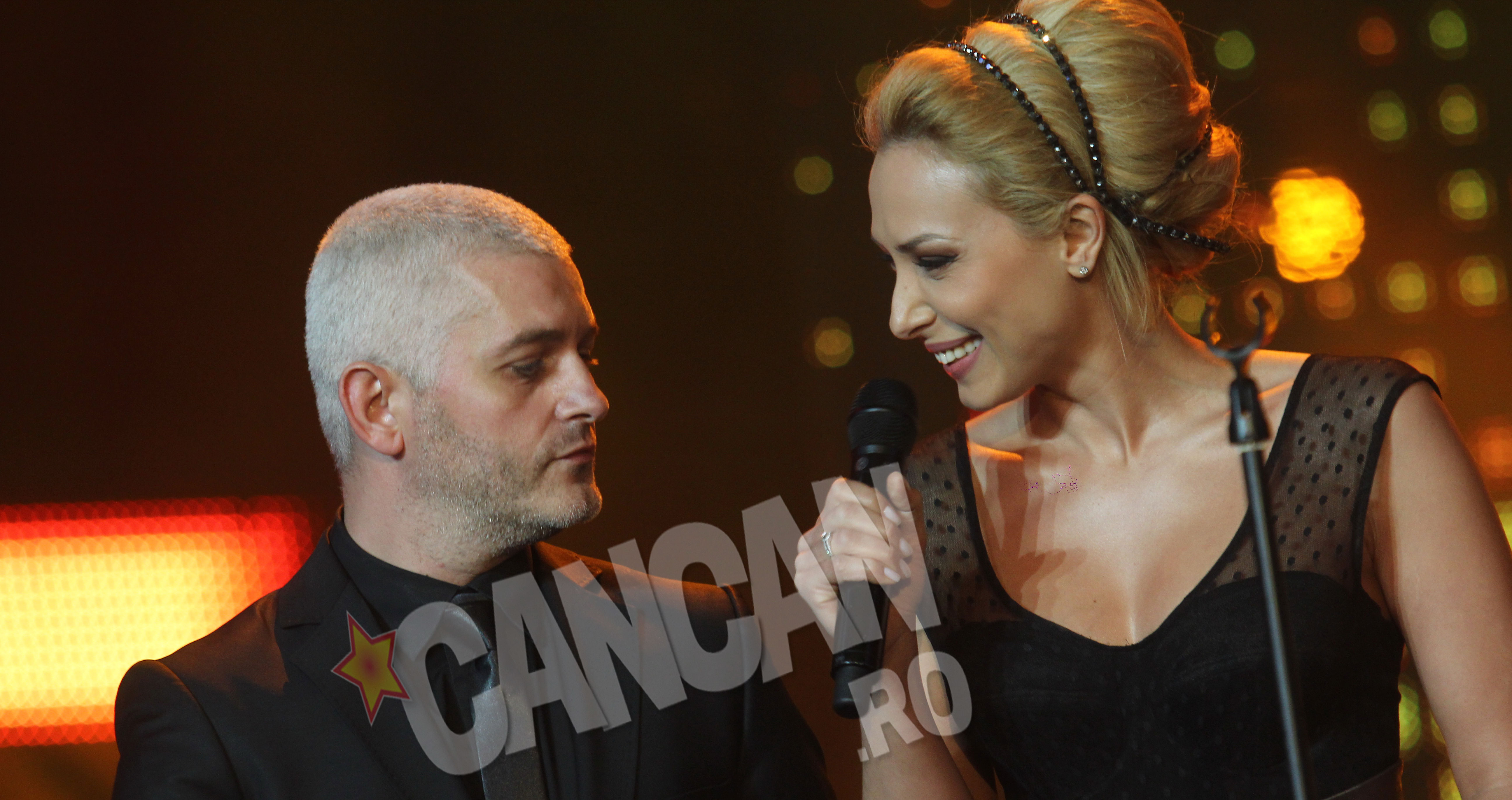 Chiar daca au stat toata seara impreuna, Iantu a fost fascinat de Iulia inclusiv cand erau pe scena