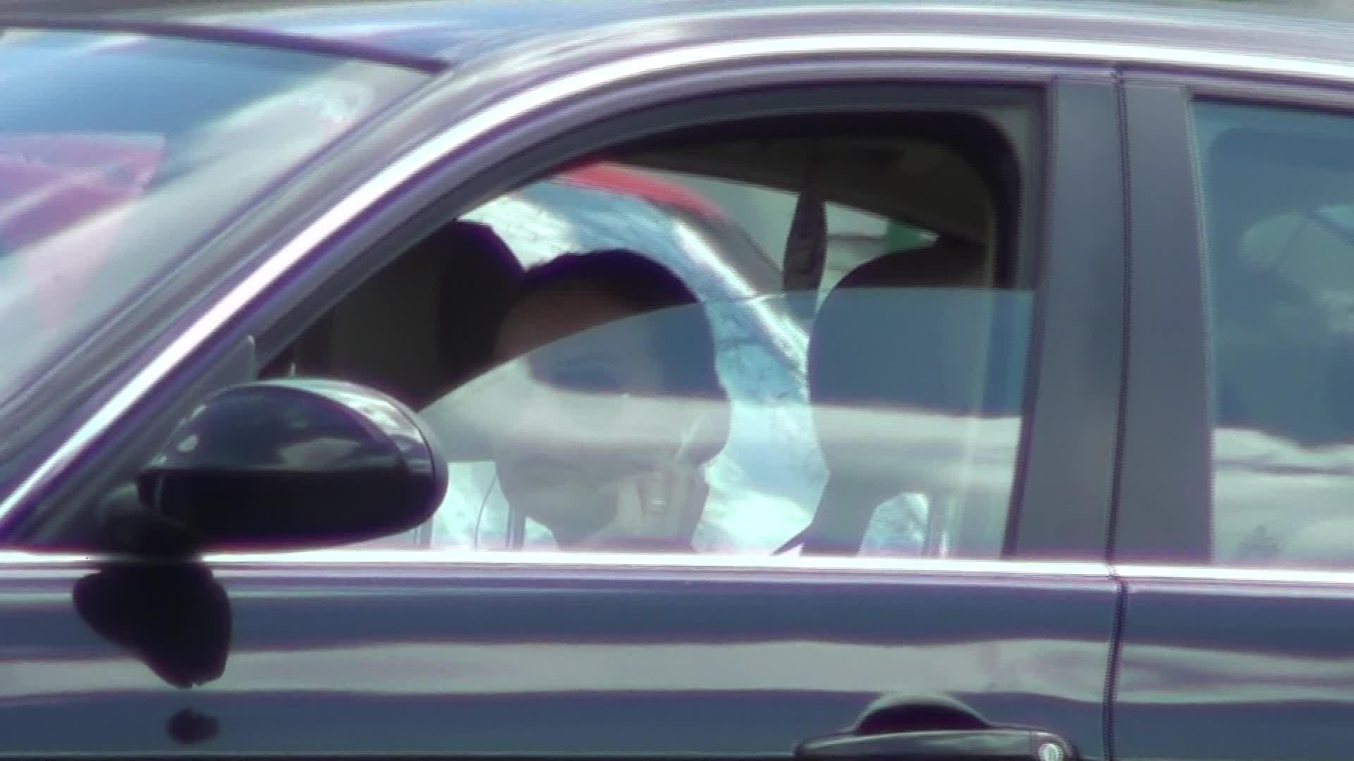 Roxana a fumat tigara dupa tigara si a vorbit la telefon