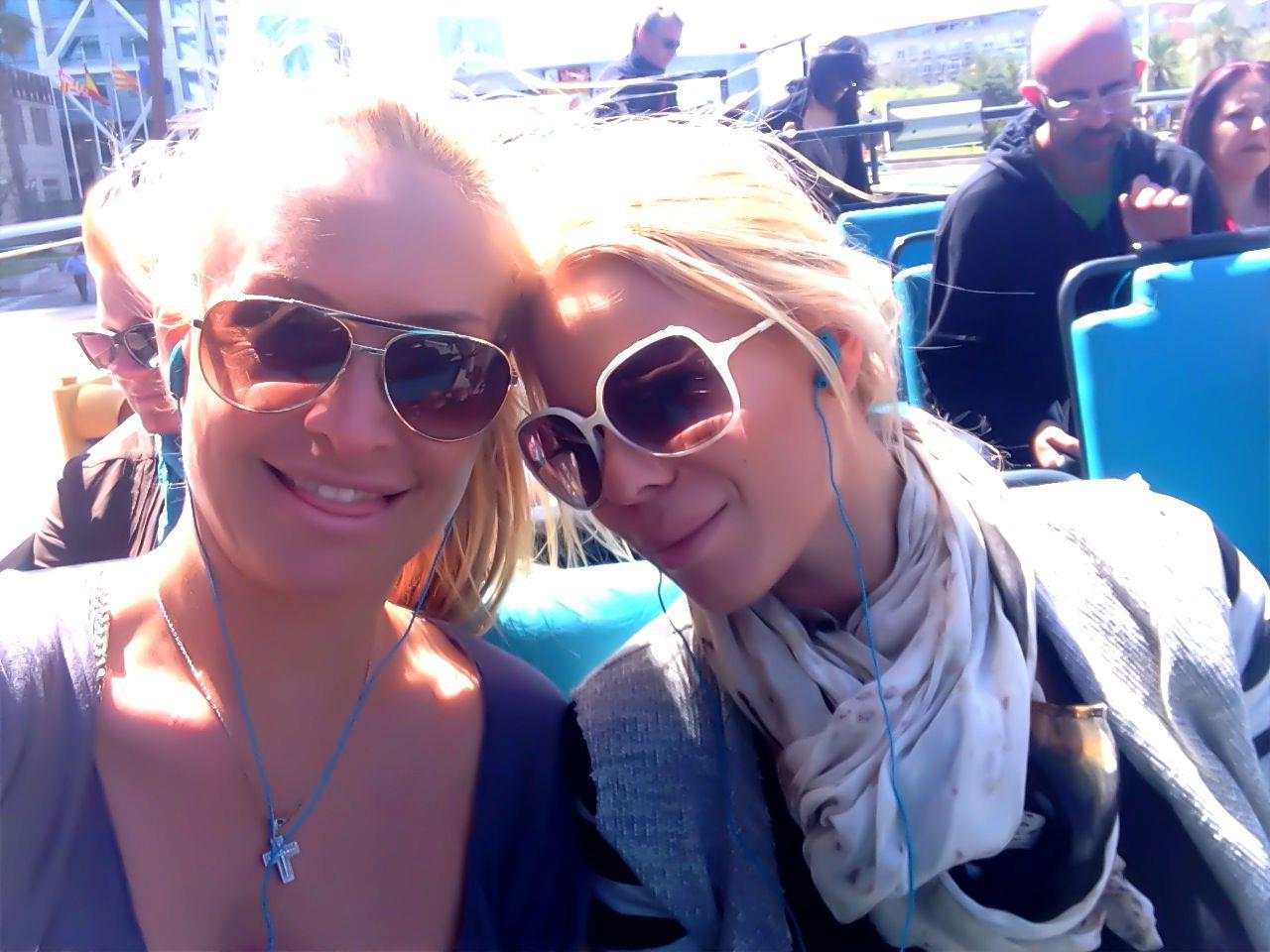 Vica a fugit impreuna cu o amica, la Barcelona