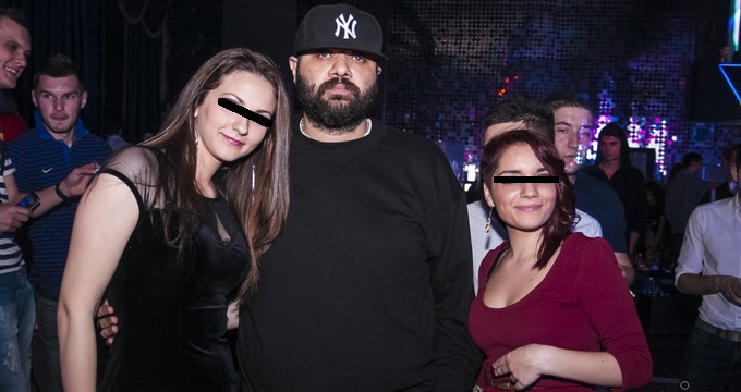 Grasu a urcat pe scena vizibil slabit, incercanat si foarte trist