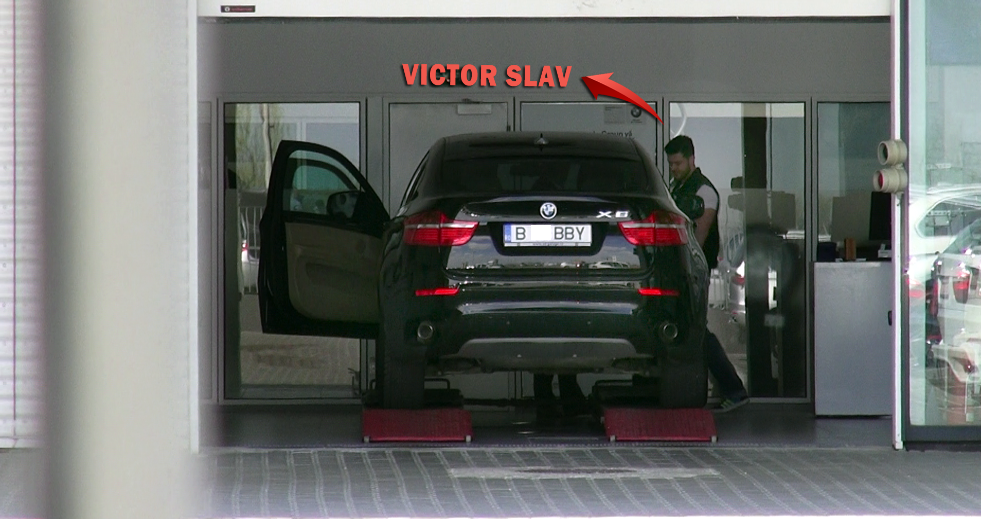 Slav nu s-a miscat de langa masina Biancai la service