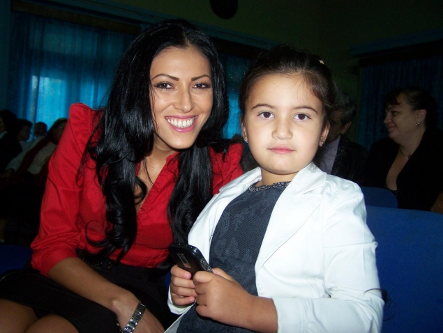 Eniko ii vorbeste tot timpul fetitei sale despre tatal ei, compozitorul Serban Georgescu