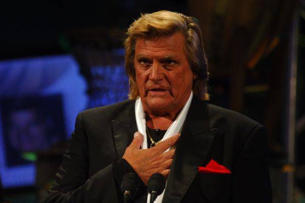 Florin Piersic a fost interpretat de Stefan la Romanii au talent