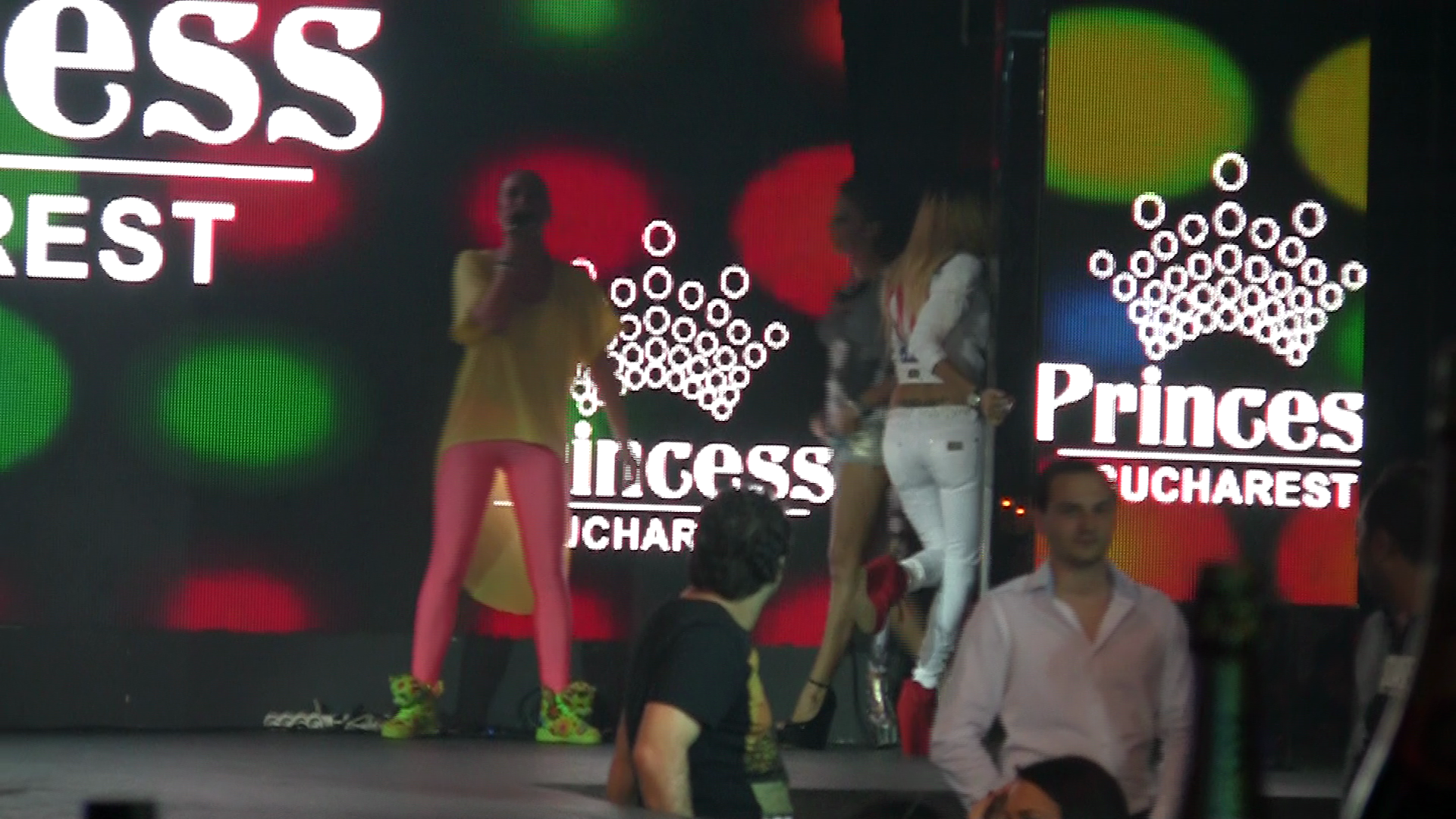 Iesirea de pe podium a fost facuta 