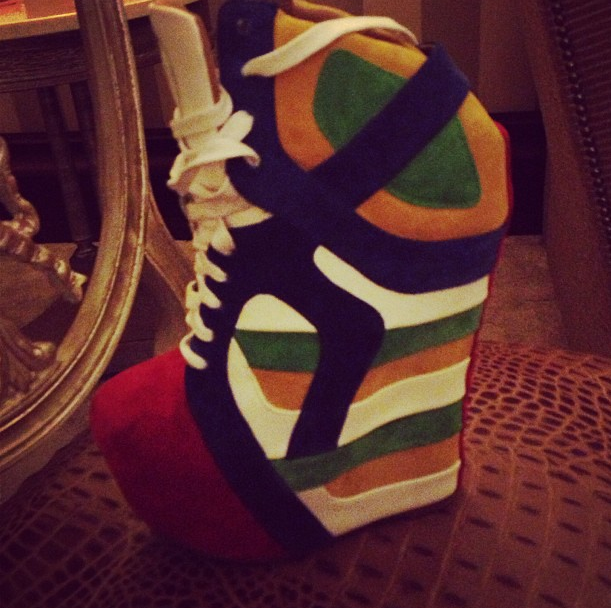 Artistei ii plac chiar si cei cu platforme