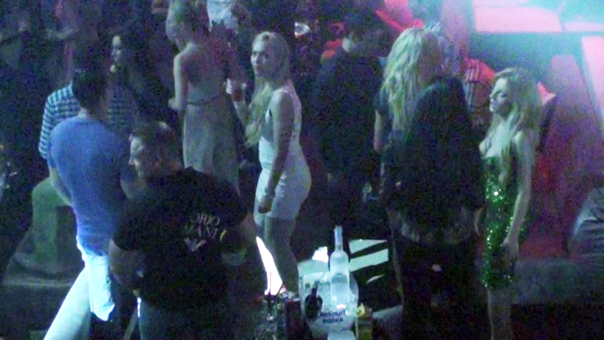 Blonda a pus cateva kilograme in plus