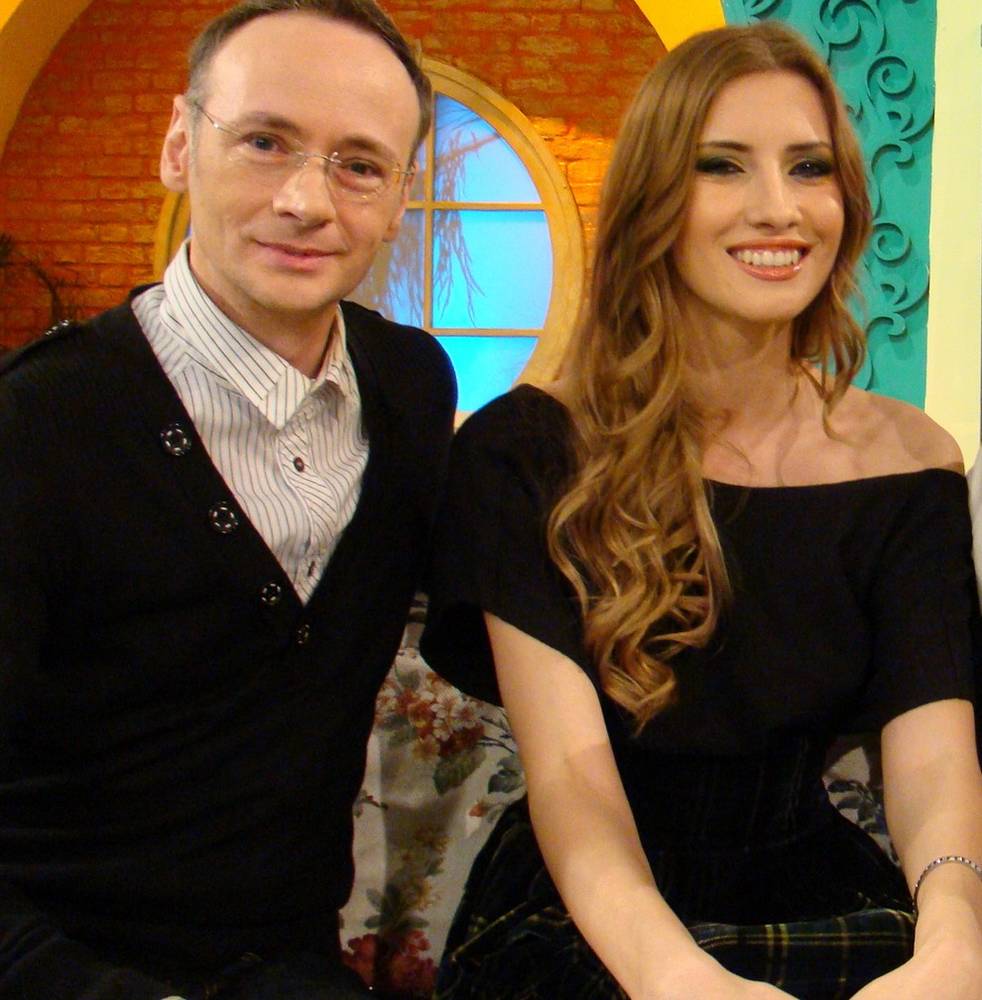 Mihai incepe sa-si aduca aminte, cu nostalgie de clipele frumoase traite alaturi de Iulia