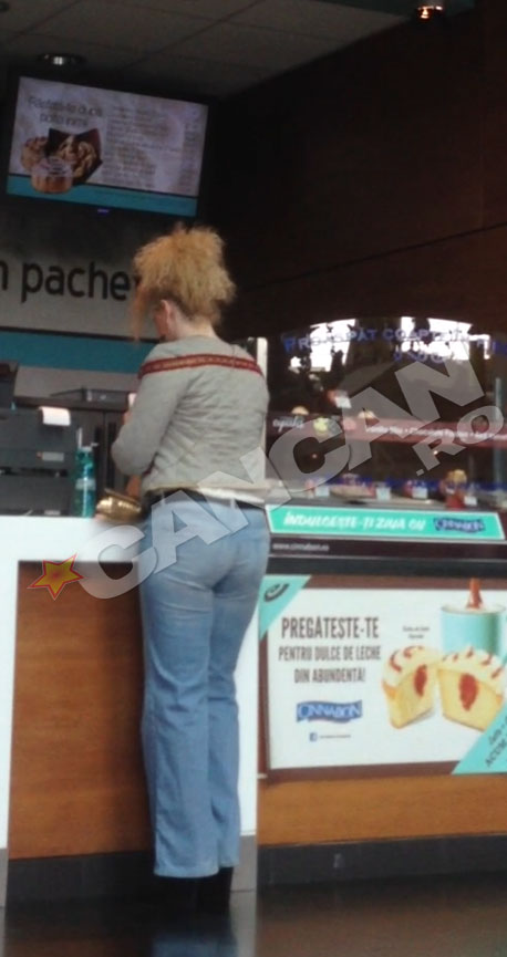 Dupa felul principal, nevasta lui Viorel Lis si-a luat la desert gogosi