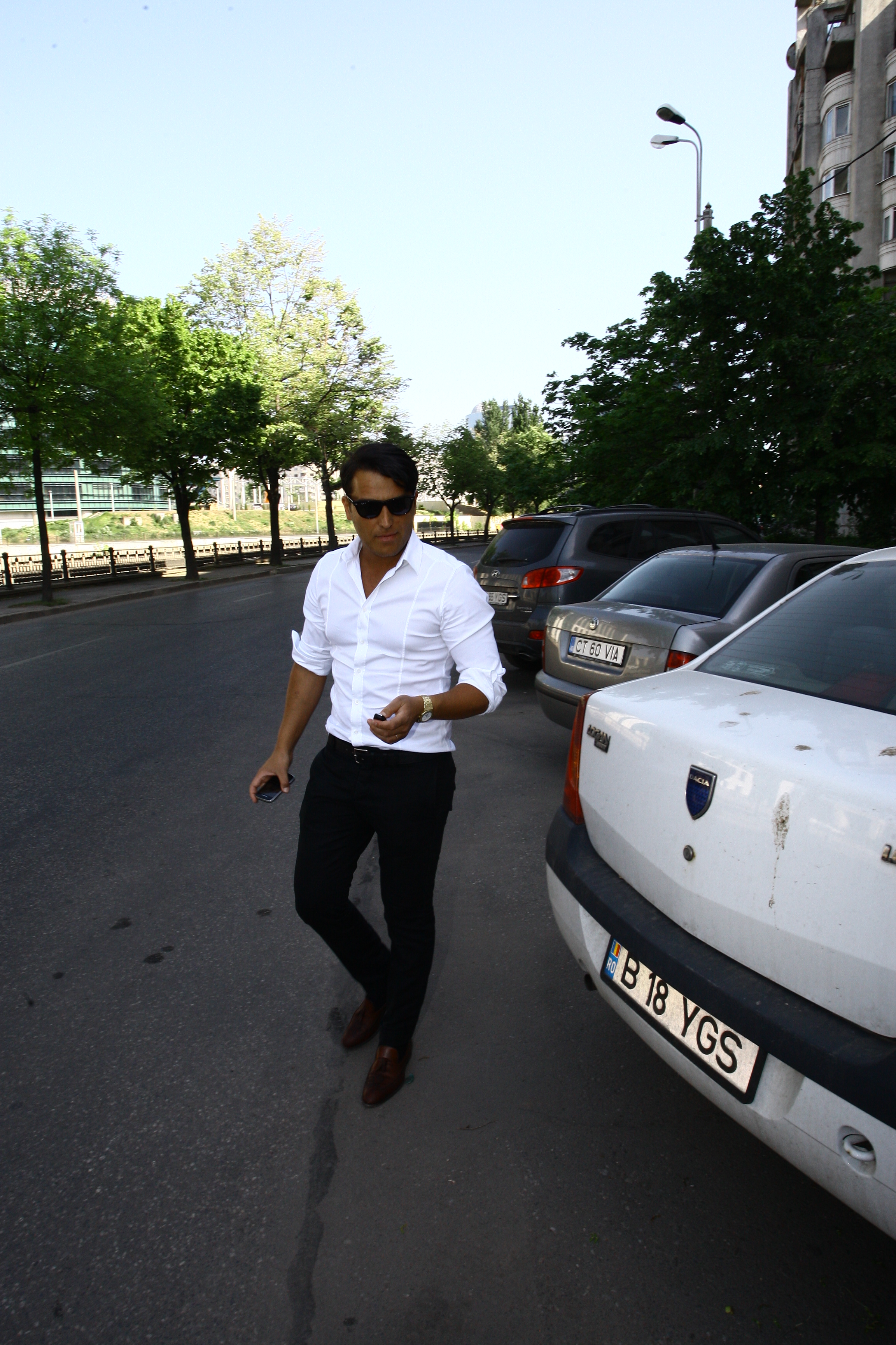 Syda nu se desparte de ceasul sau din aur, pe care l-a purtat si la nunta cu fiica presedintelui